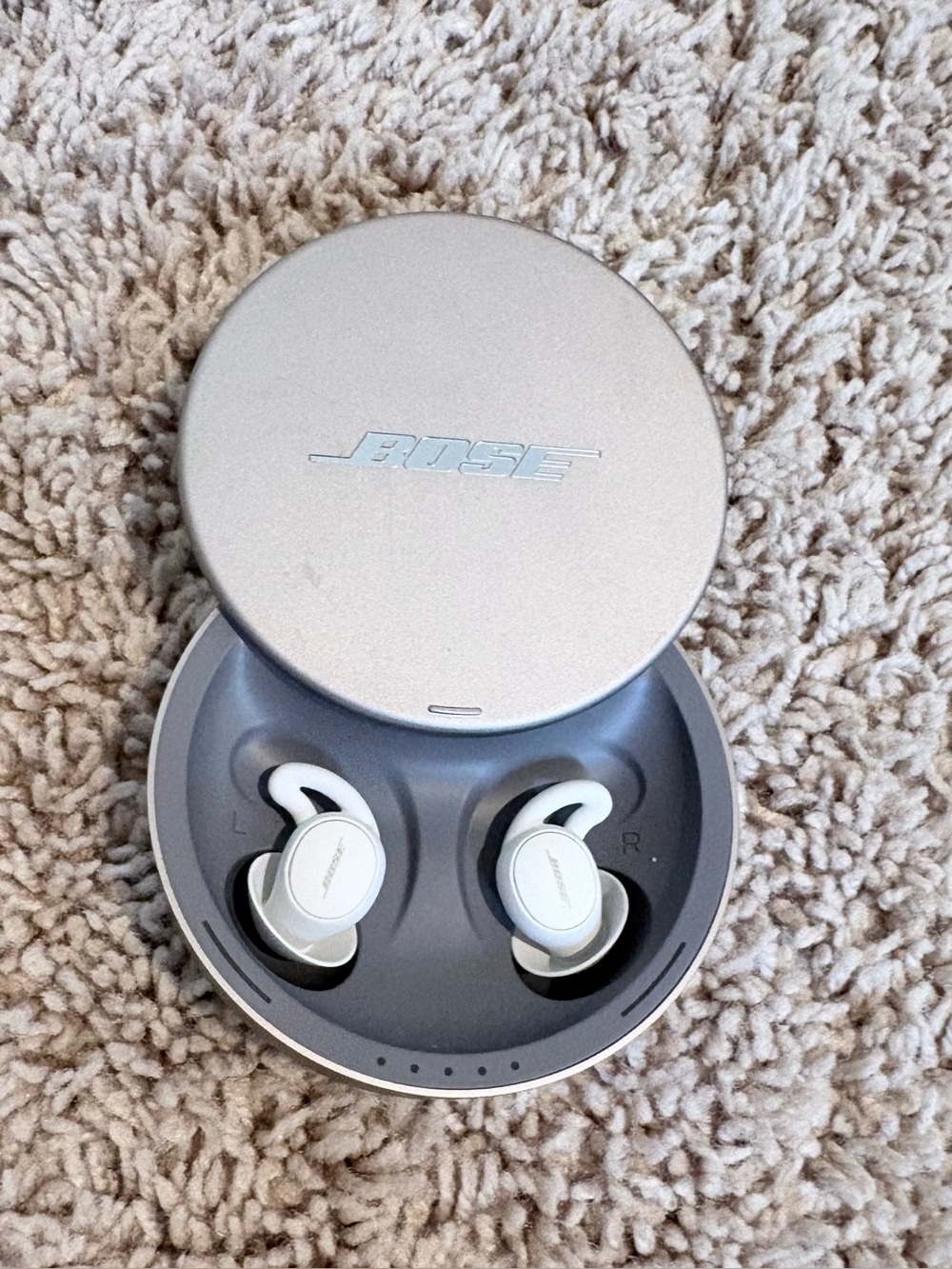 Bose Noise-Masking Sleepbuds with Charging Case – White – Original Box